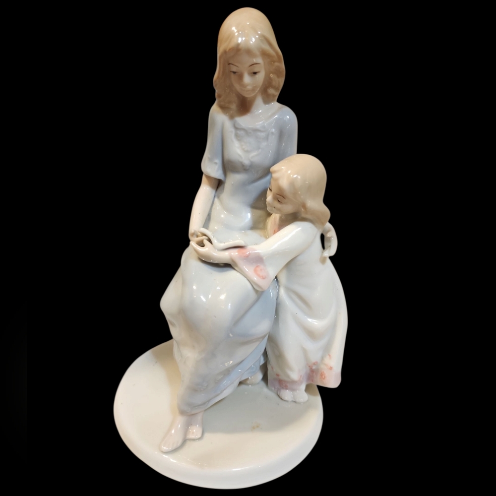 Vintage‎ Meico Elegant Porcelain Mother and Child Reading Figurine